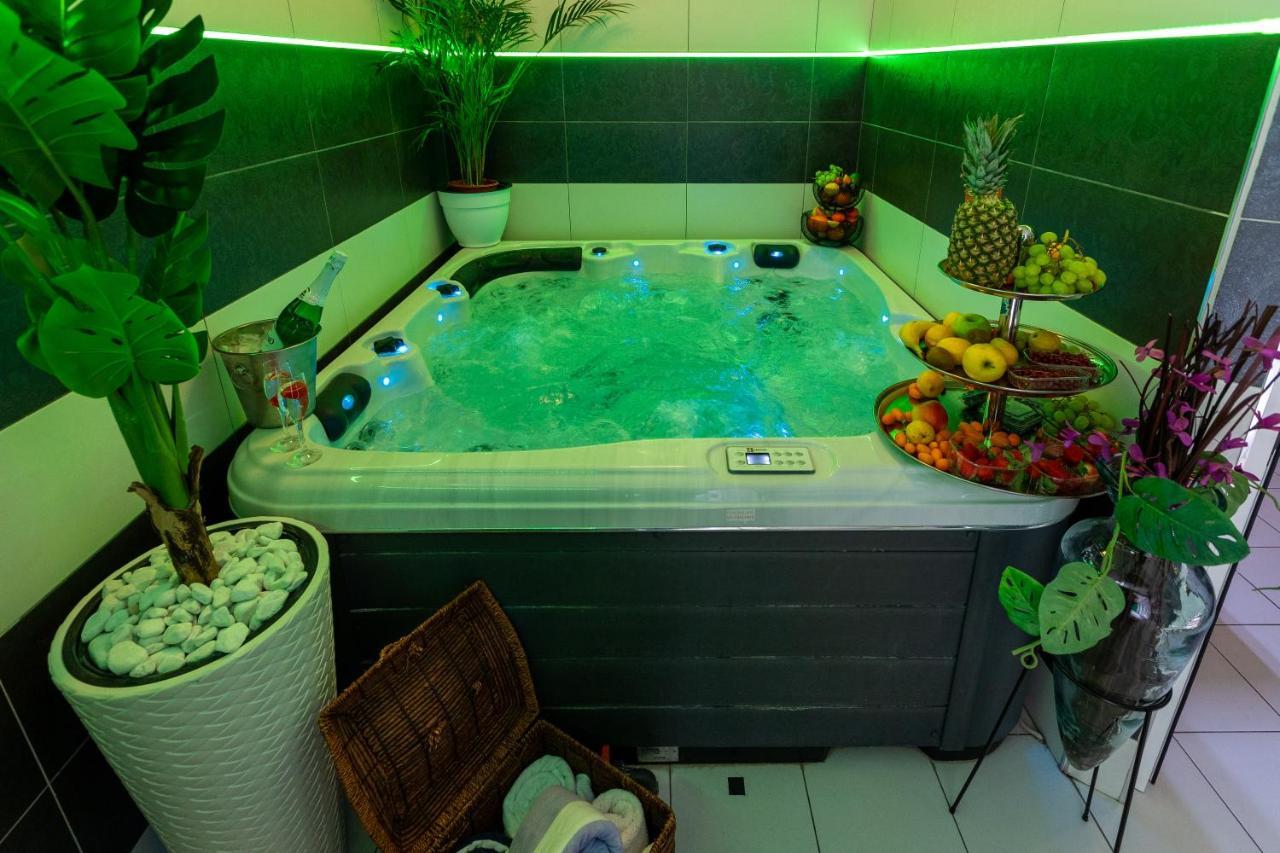 דוברובניק Apartment By The Way Hot Tub And Free Parking מראה חיצוני תמונה
