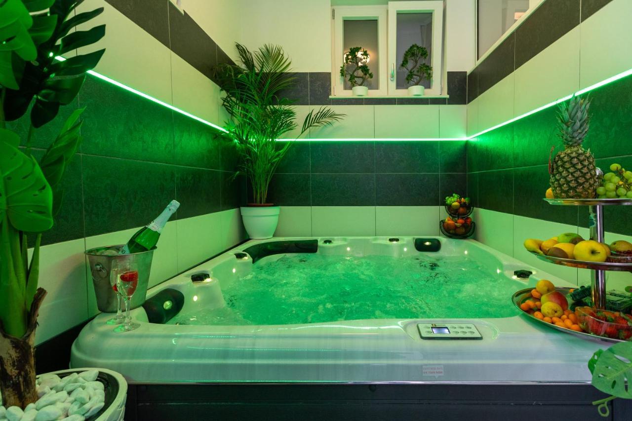 דוברובניק Apartment By The Way Hot Tub And Free Parking מראה חיצוני תמונה