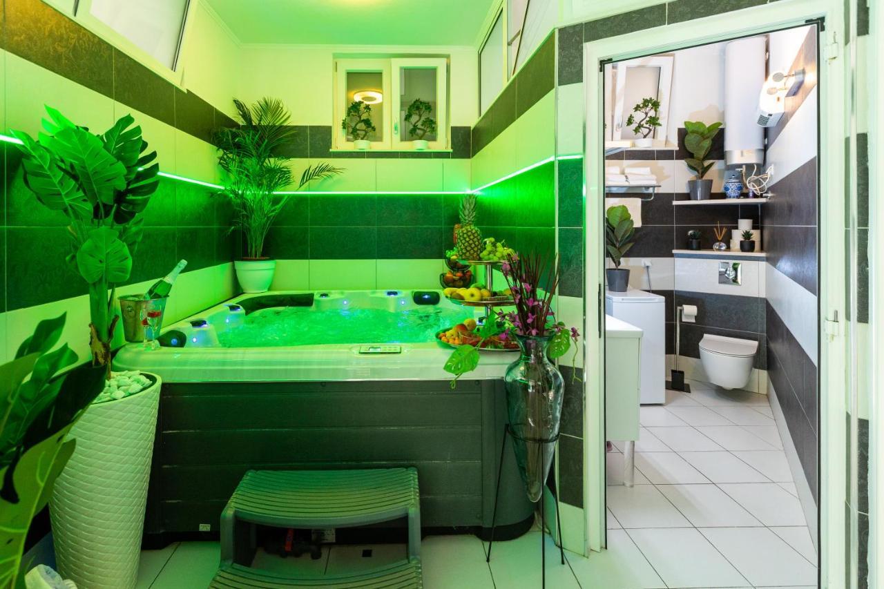 דוברובניק Apartment By The Way Hot Tub And Free Parking מראה חיצוני תמונה