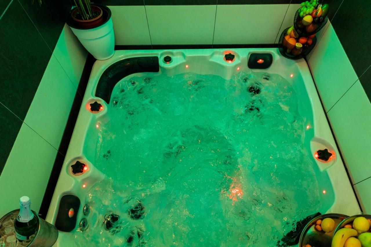 דוברובניק Apartment By The Way Hot Tub And Free Parking מראה חיצוני תמונה