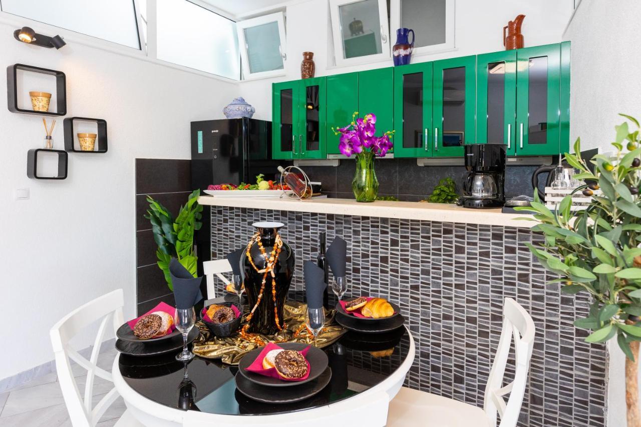 דוברובניק Apartment By The Way Hot Tub And Free Parking מראה חיצוני תמונה