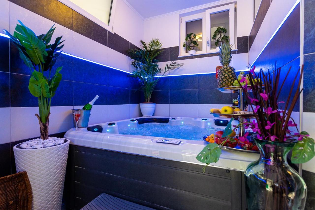 דוברובניק Apartment By The Way Hot Tub And Free Parking מראה חיצוני תמונה