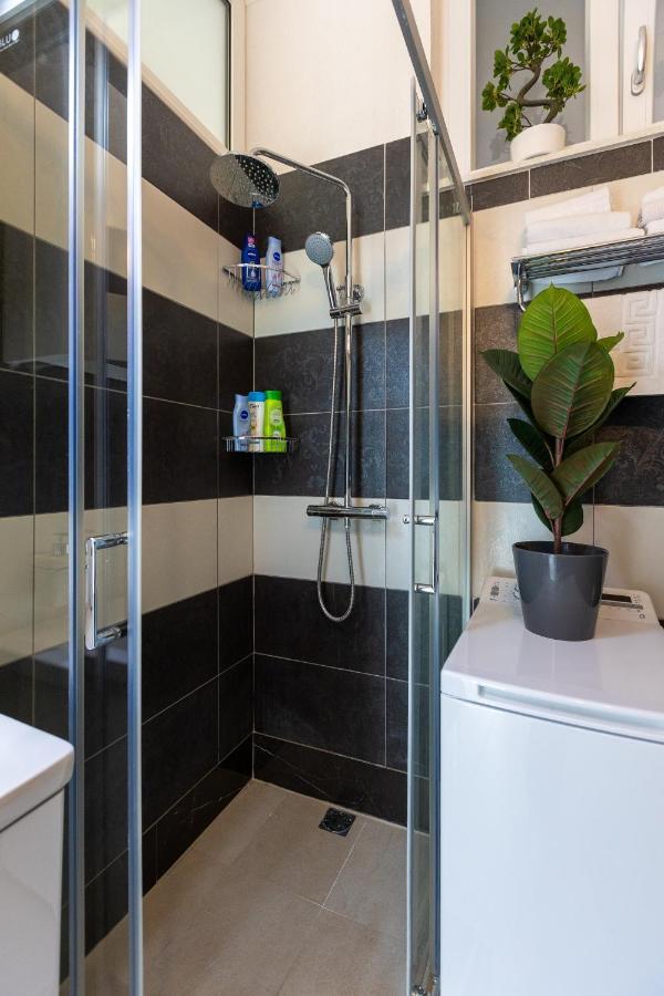 דוברובניק Apartment By The Way Hot Tub And Free Parking מראה חיצוני תמונה