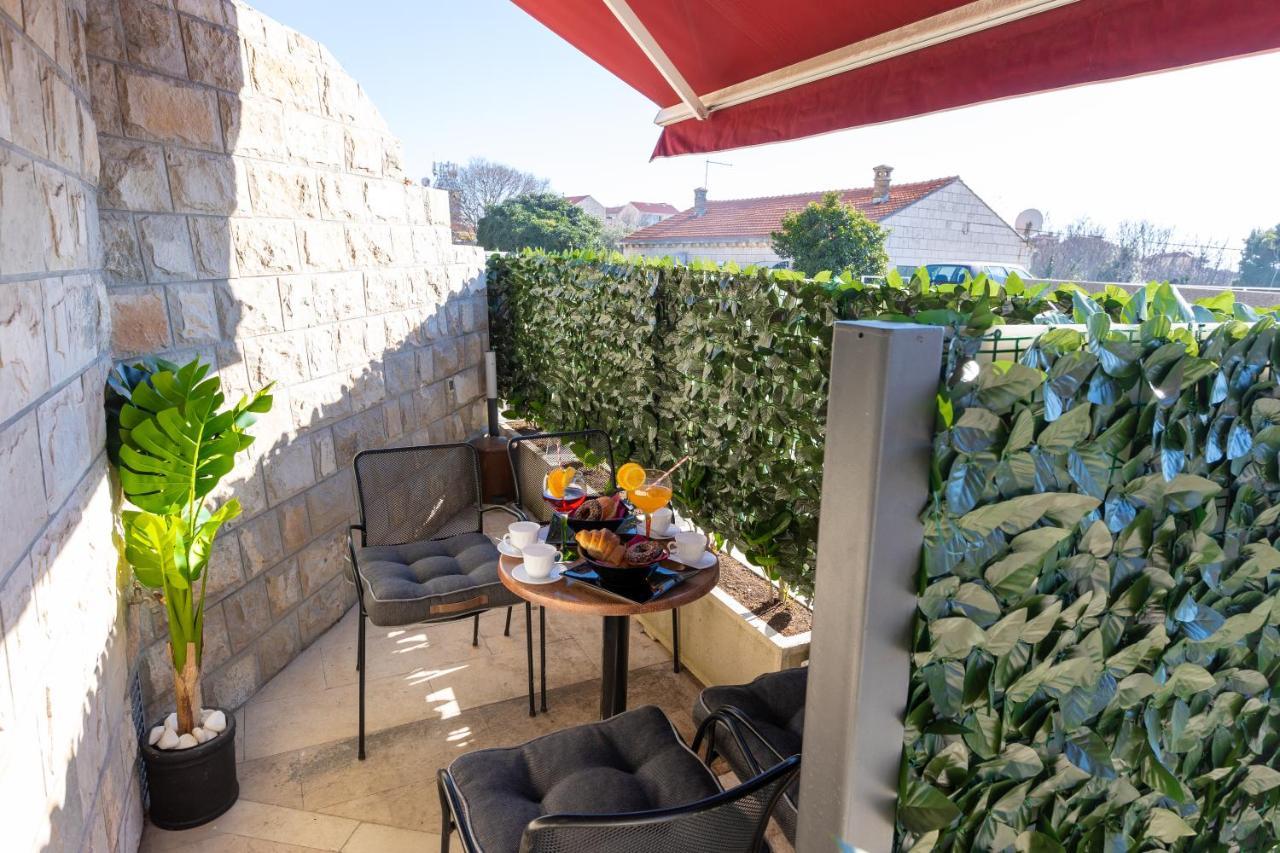 דוברובניק Apartment By The Way Hot Tub And Free Parking מראה חיצוני תמונה